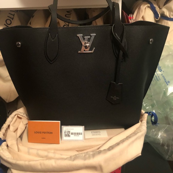 🖤✨Gorgeous Louis Vuitton Lockme Tote & Wallet✨🖤 - Picture 2 of 13